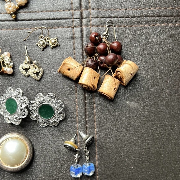 Earrings Lot | Clip Ons and Pierced Earrings Crafting Vintage - Picture 3 of 7